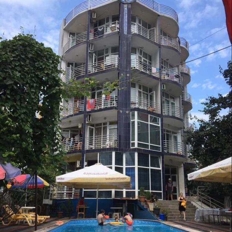 Family Hotel Khomaldy Квариати Экстерьер фото