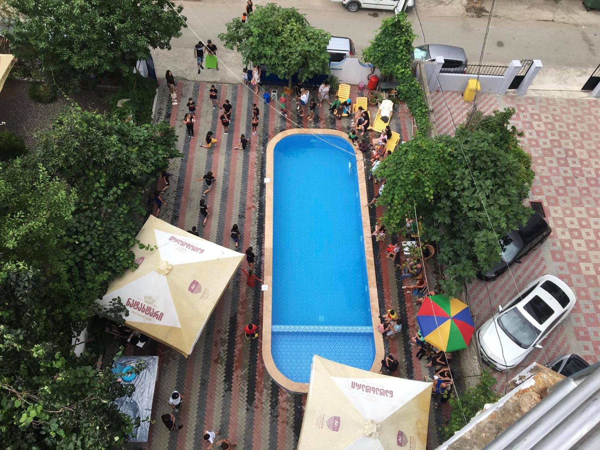 Family Hotel Khomaldy Квариати Экстерьер фото