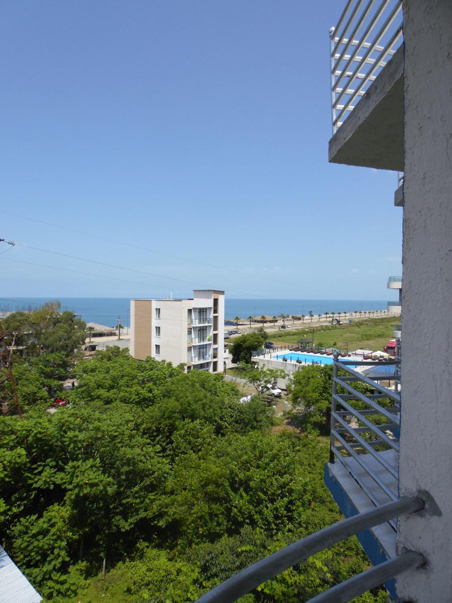 Family Hotel Khomaldy Квариати Экстерьер фото