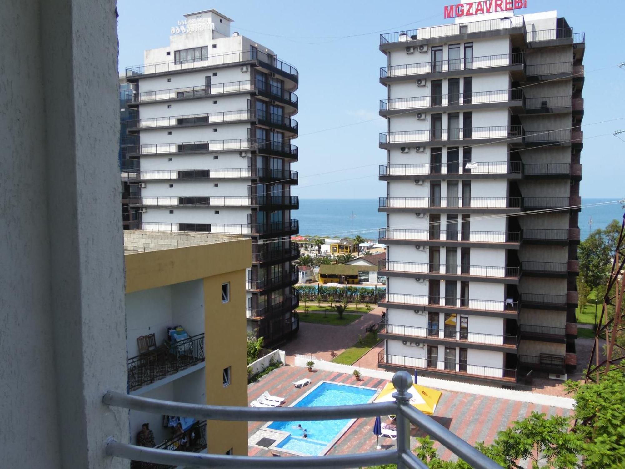 Family Hotel Khomaldy Квариати Экстерьер фото